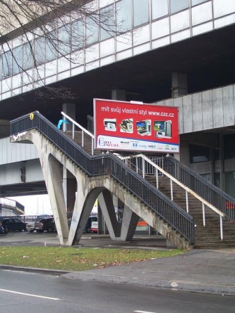 Tak "styl" se tomu taky dá říkat...